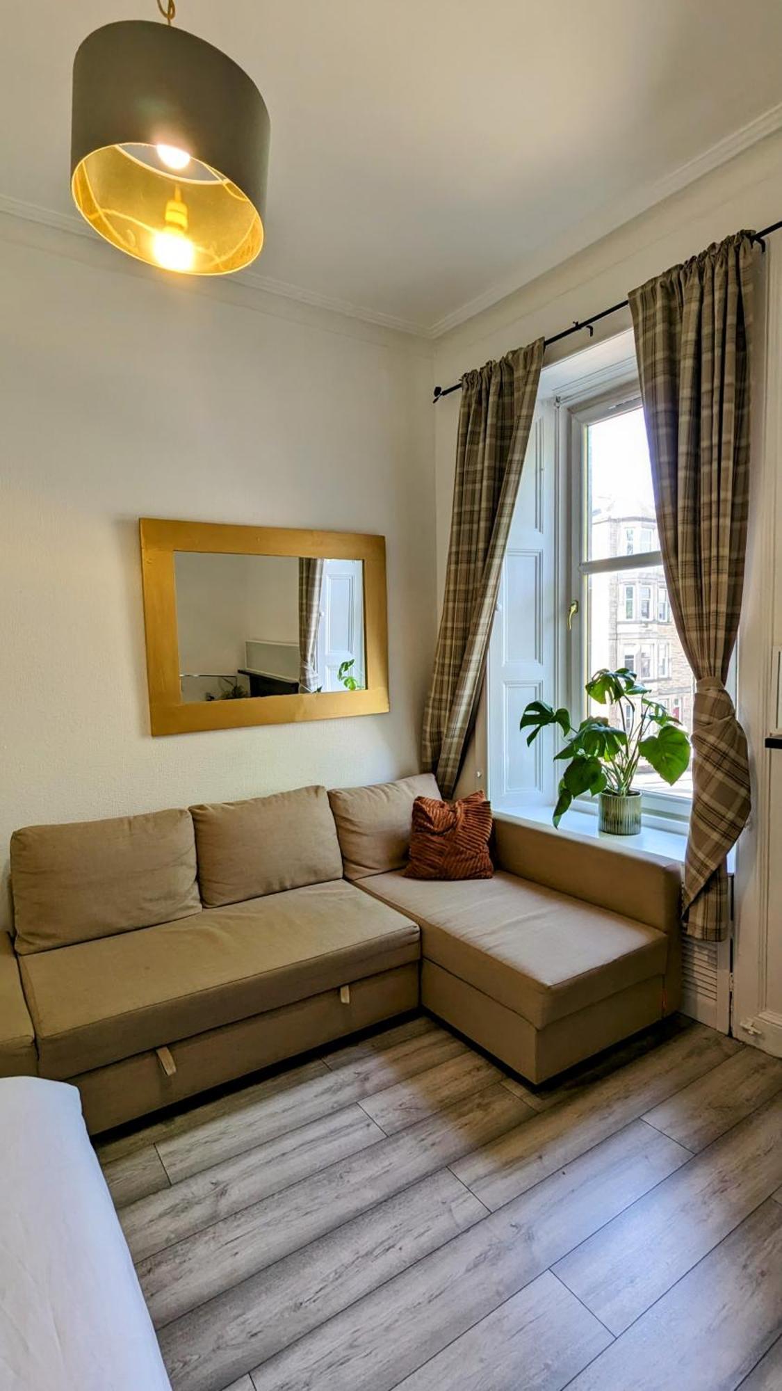 Huge Room In The City Edinburgh Eksteriør bilde